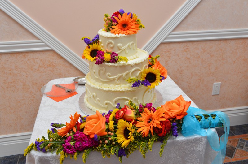 Wedding Cake at A Pikes Peak Wedding in Manitou Springs, Colorado