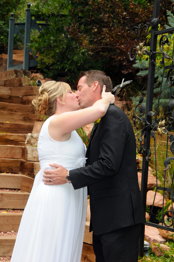 A Pikes Peak Wedding at Blue Skies Inn, Manitou Springs, Colorado