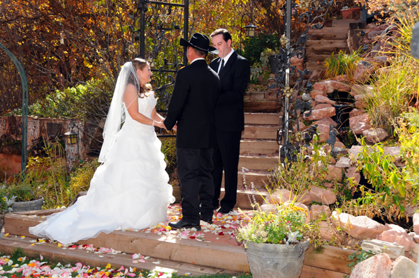 A Pikes Peak Wedding at Blue Skies Inn, Manitou Springs, Colorado