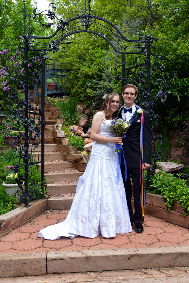 Spring Wedding an Outdoor Pikes Peak Wedding, Manitou Springs, Colorado